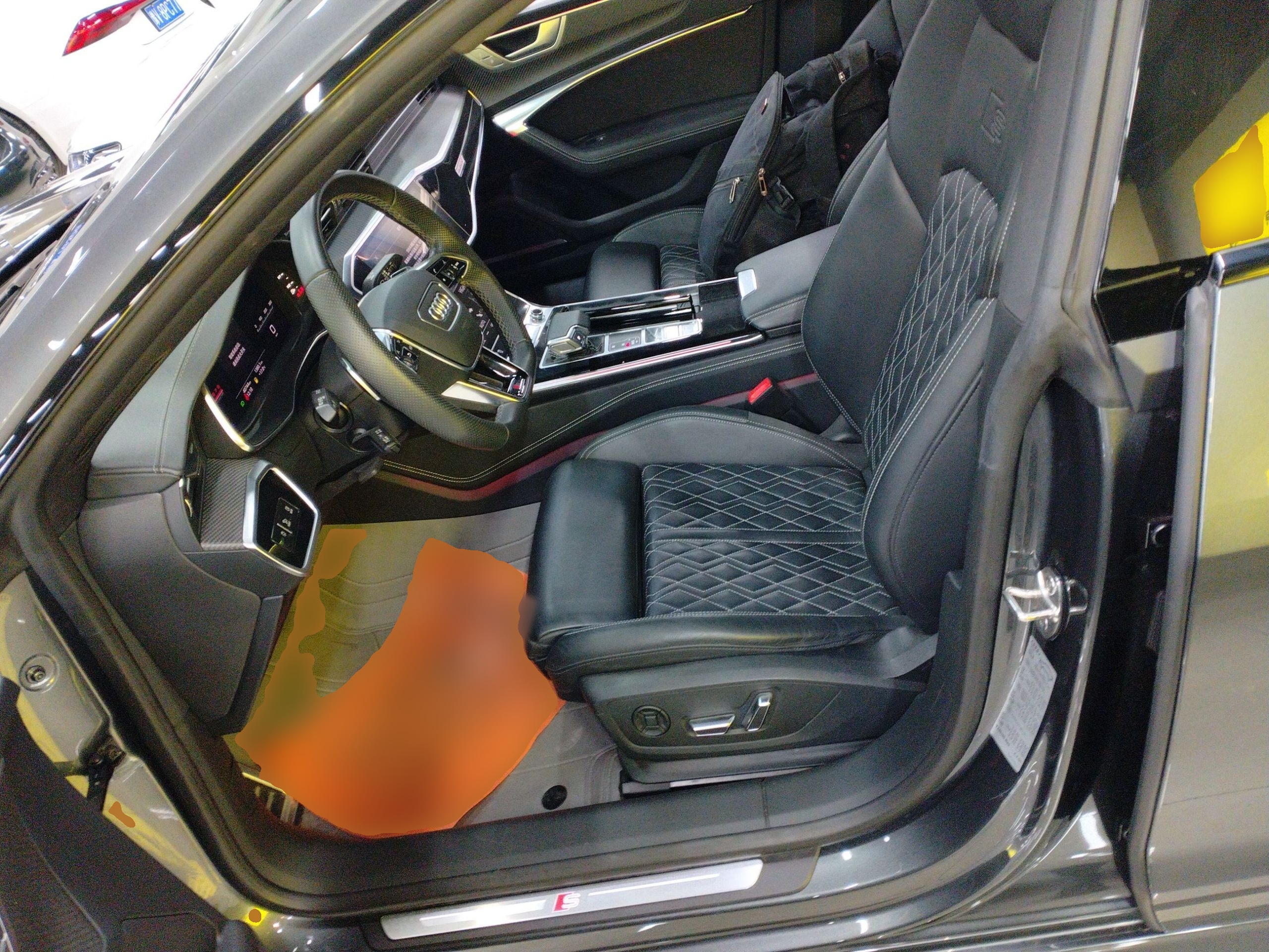 Переднее сиденье в автомобиле