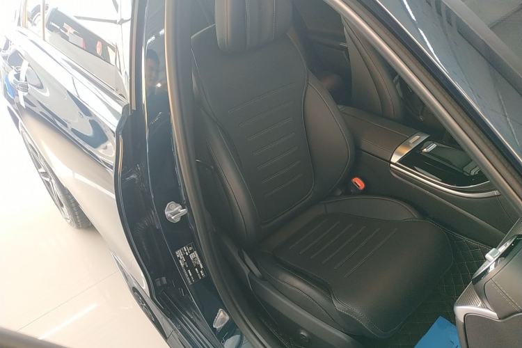 Used Mercedes-Benz C-Class 2023 Second Facelift C 260 L Starry Night Sports Edition Right Front Seat