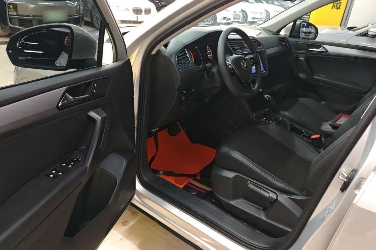 Used Volkswagen Tiguan L 2020 330TSI Automatic Two-Wheel Drive Luxury Edition China VI Standard