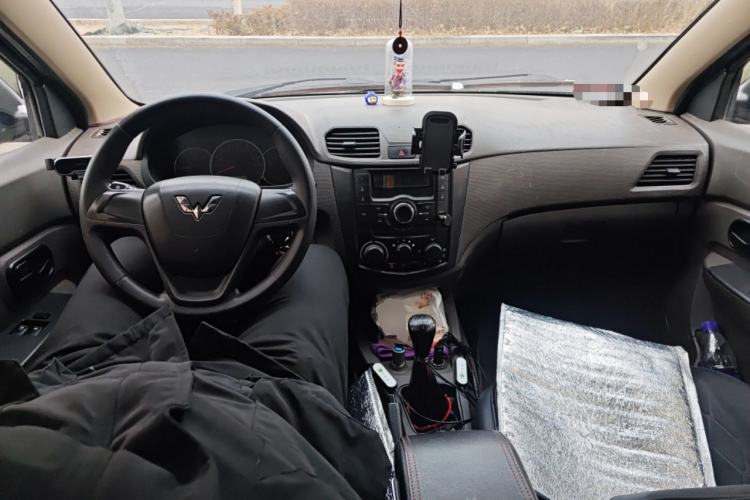 Used Wuling Hongguang 2015 1.5L S Basic Version China V Standard