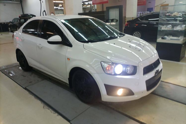 Used Chevrolet Aveo Sonic 2011 Sedan 1.4L Manual Transmission SE
