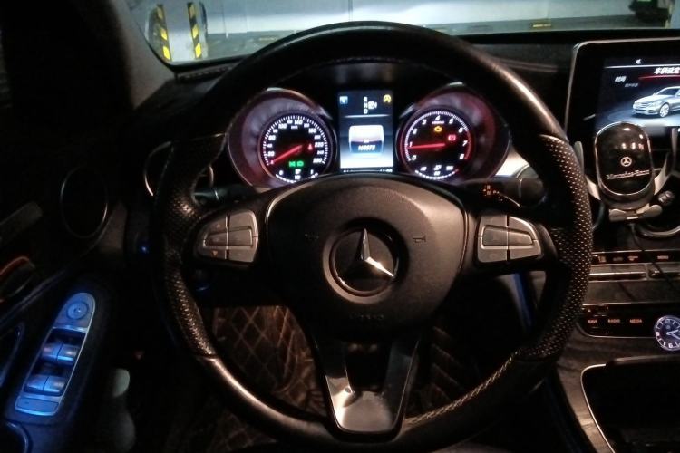 Used Mercedes-Benz C-Class 2015 Revised C 200 L Sport Edition Steering Wheel