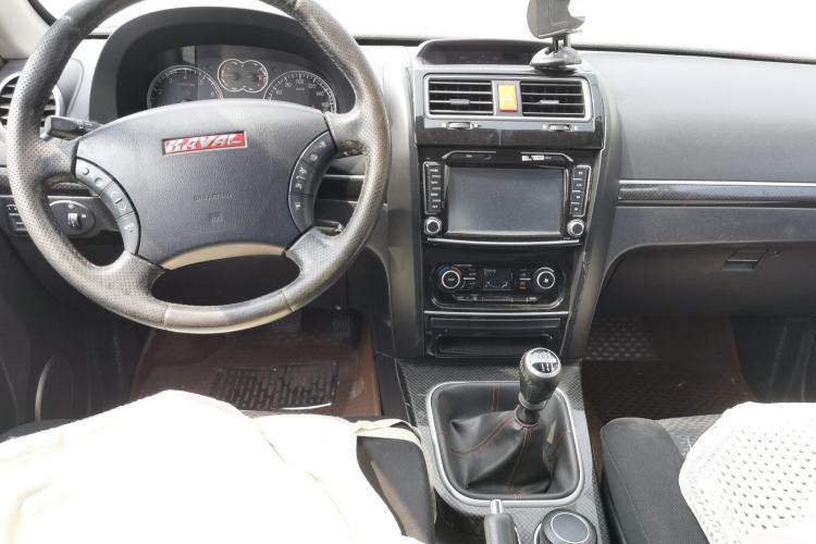 Used Haval H5 Classic 2015 2.0T Manual Two-Wheel Drive Advanced Version Center Console