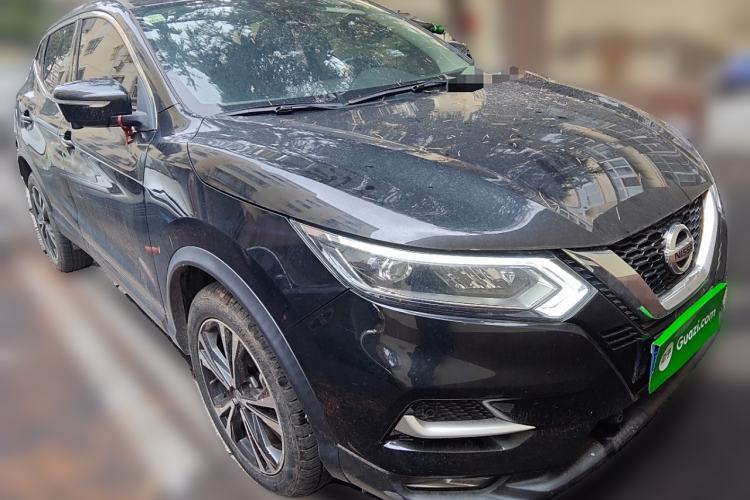 Used Nissan Qashqai 2021 2.0L CVT Luxury Edition Front Right 45 Deg