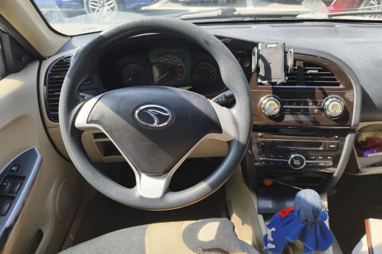 Used Soueast V3 Lingyue 2014 1.5L Manual Entry-Level Version Steering Wheel