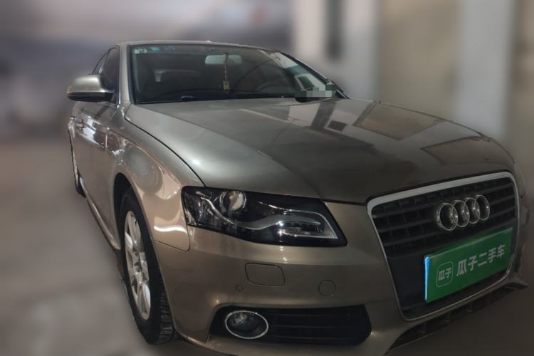 Used Audi A4L 2012 2.0 TFSI automatic standard version Front Right 45 Deg