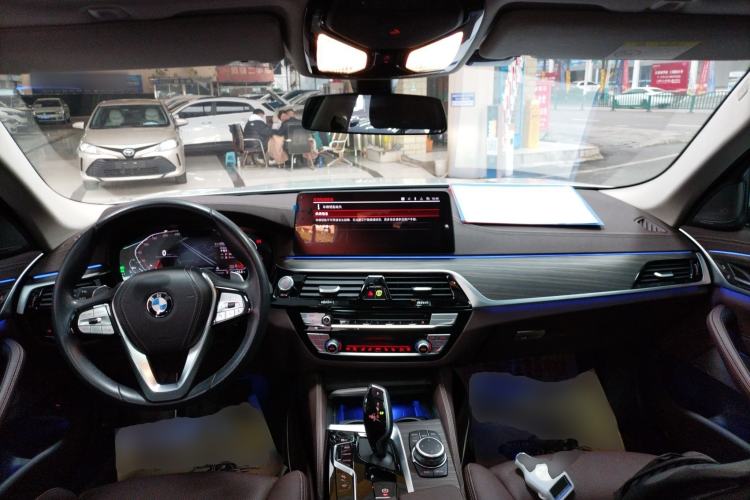 Used BMW 5 Series 2022 Second Facelift 530Li Luxury Edition Premium Package
