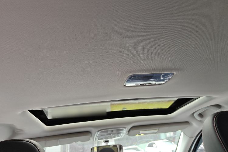 Used Haval H6 2017 Red-Label Sport Edition 1.5T Automatic Two-Wheel Drive Luxury Model Headliner