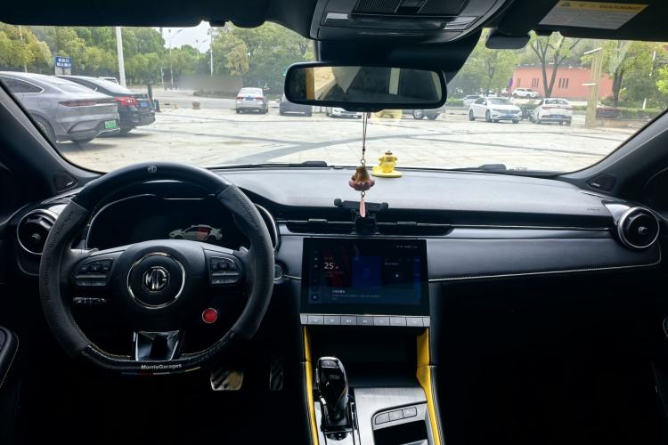 Used BYD Yuan UP 2024 401KM Leading Edition Center Console