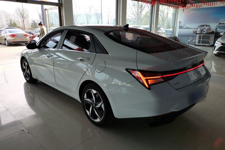 Used Hyundai Elantra 2022 1.5L CVT LUX Prestige Edition Rear Left 45 Deg