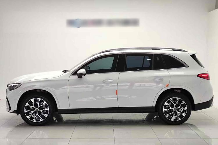 Used Mercedes-Benz GLC 2023 Facelift GLC 260 L 4MATIC Luxury Version 5 Seats