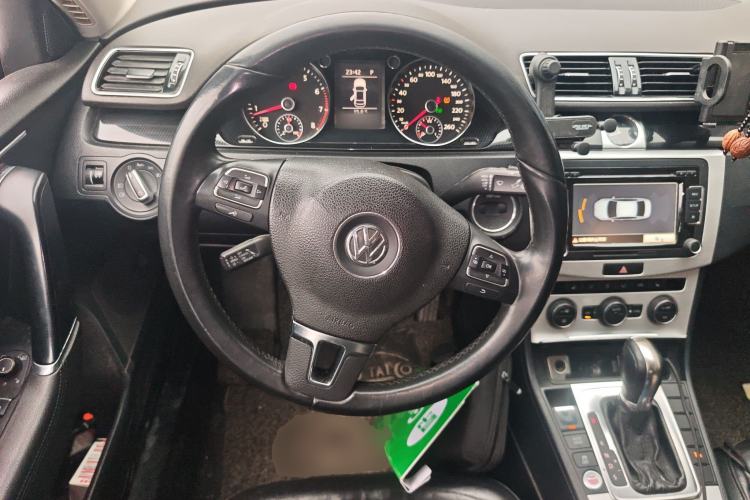 Used Volkswagen Magotan 2016 1.8TSI Luxury Comfort Model Steering Wheel