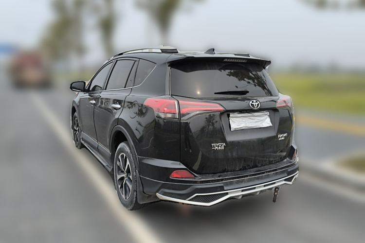 Used Toyota RAV4 2016 2.0L CVT Two-Wheel Drive Fashion Edition China V Standard
