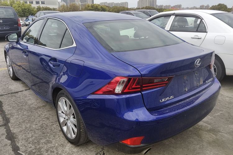 Used Lexus IS 2015 200t F SPORT
