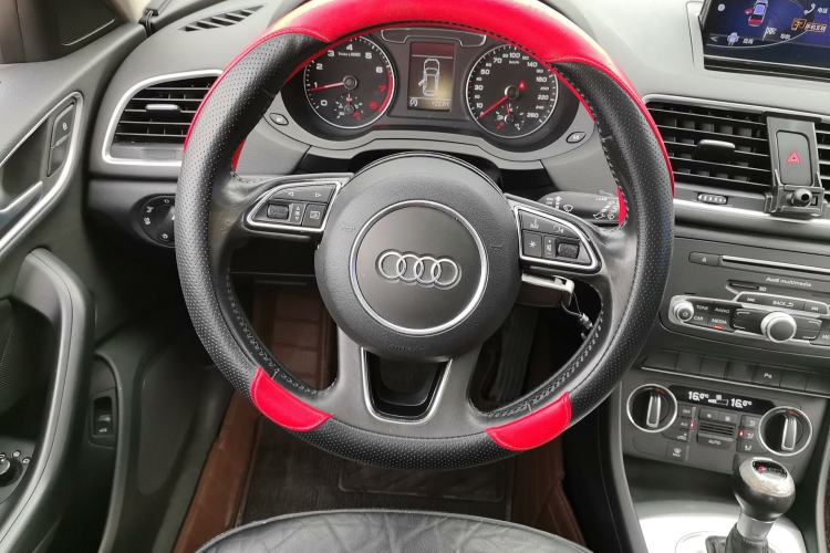 Used Audi Q3 2016 35 TFSI Fashion Model Steering Wheel