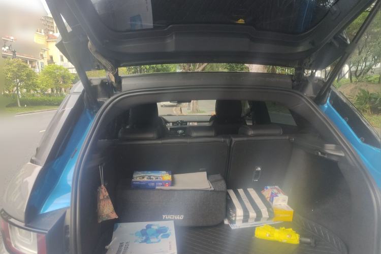 Used Land Rover Range Evoque 2018 240 PS Dream Lotus Lake Blue Limited Edition Trunk