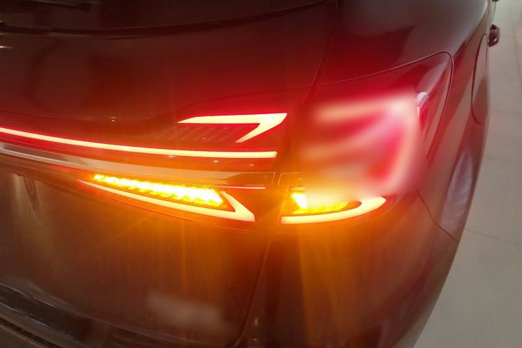 Used Hongqi HS5 2023 2.0T Four-Wheel Drive Flagship Pro Edition Exterior 3