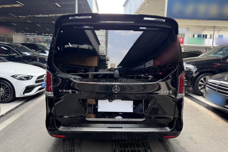 Used Mercedes-Benz V-Class 2024 V 300 Pilot Edition