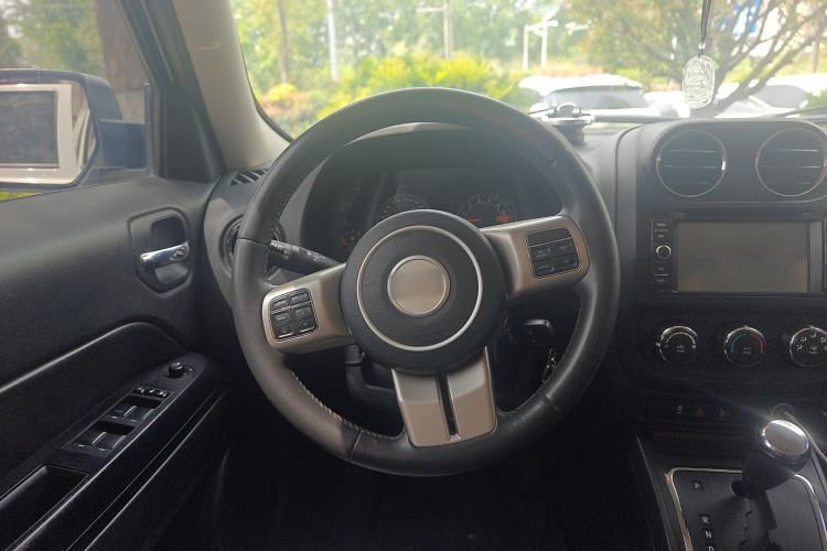 Used Jeep Patriot 2014 2.0L Sport Enhanced Edition Steering Wheel
