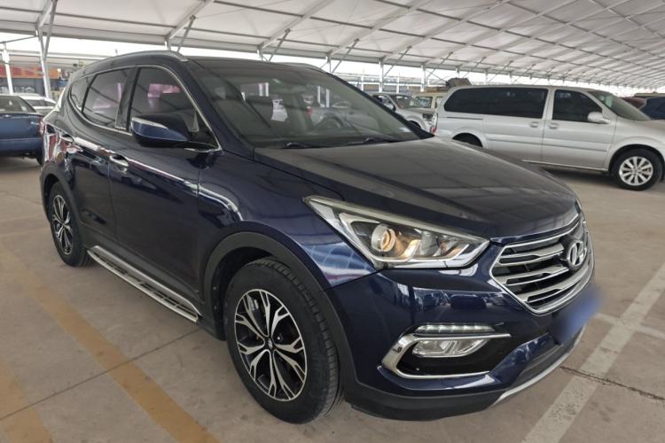 Used Hyundai Santa Fe 2017 2.0T Automatic Two-Wheel Drive Smart Version 7 Seats