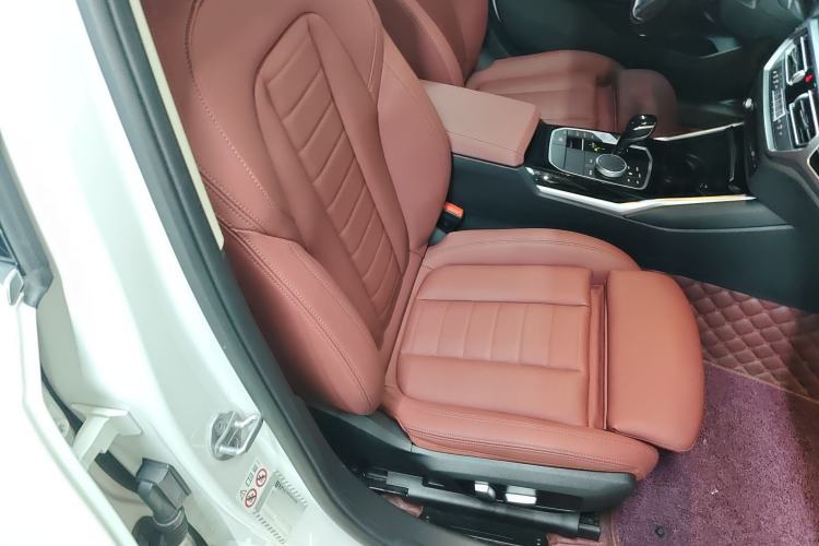 Used BMW 3 Series 2022 320Li M Sport Package Right Front Seat