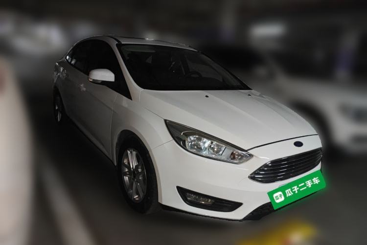 Used Ford Focus 2018 Sedan Classic 1.6L Automatic Trendy SmartDrive Edition Front Right 45 Deg