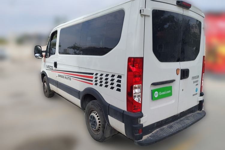 Used Iveco Eurocargo 2021 2.0T Manual Super-Rui Short Wheelbase Low-Roof Side-Hinged Door F1A