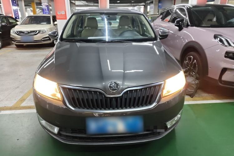 Used Skoda Rapid 2013 1.6L Automatic Smart Selection Model
