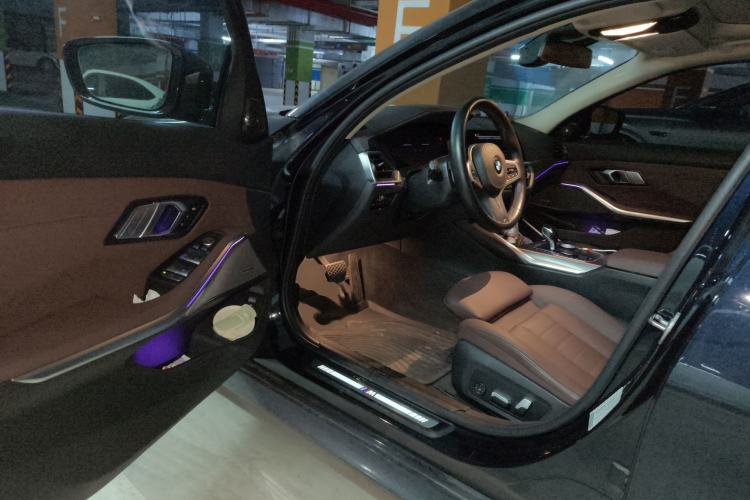 Used BMW 3 Series 2021 325i M Sport Night Edition package Driver Seat