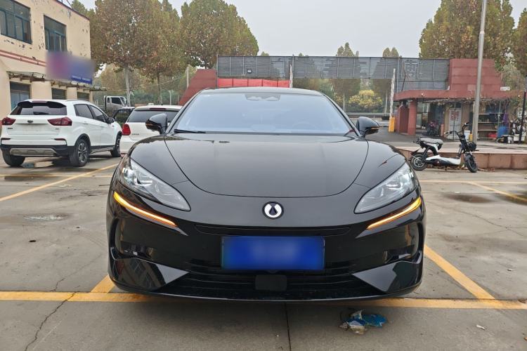 Used Denza Z9 2024 1100 km All-Wheel-Drive Ultra Version
