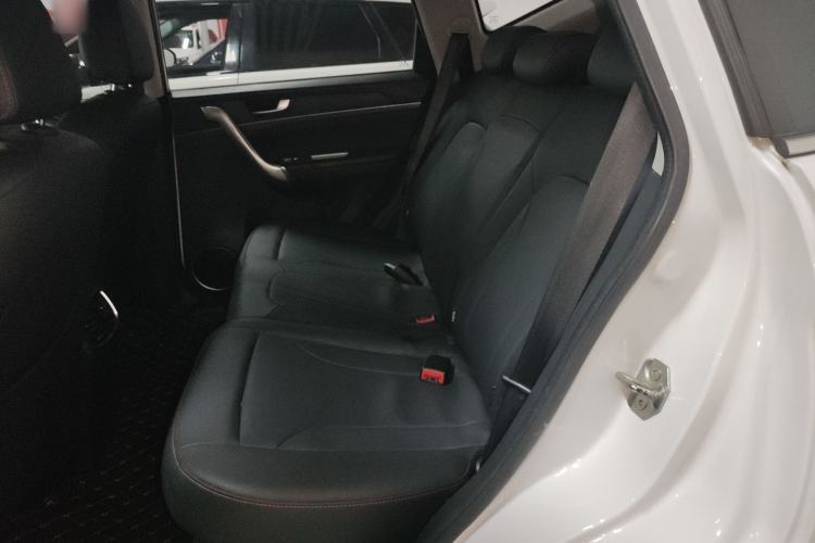 Used Haval M6 2019 1.5T DCT Two-Wheel Drive Elite Version China V Standard Left Rear Seat