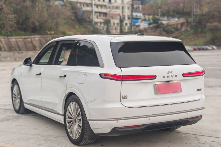 Used ONVO Luxeed L90 2025 Model—Max Six-Seater Version