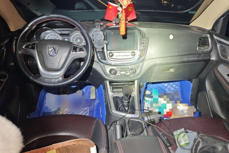 Used Baojun 560 2016 1.5T Manual Luxury Model Center Console