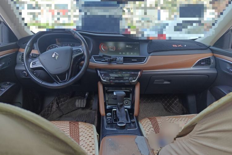 Used BORGWARD BX7 2016 28T Two-Wheel Drive Luxury Version 5 Seats
