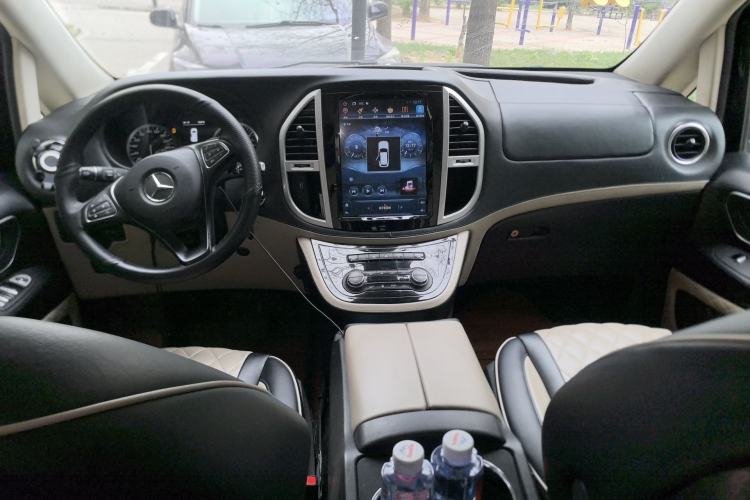 Used Mercedes-Benz Vito 2018 2.0T Business Version China V Emission Standard Center Console