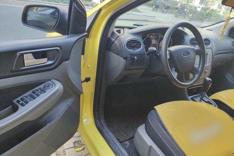 Used Ford Focus 2013 Hatchback Classic 1.8L Automatic Base Model