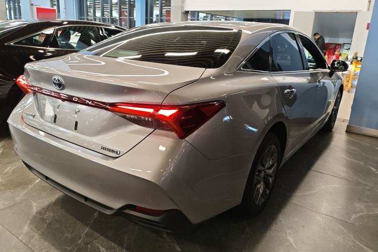 Used Toyota Avalon 2019 Dual-Engine 2.5L Luxury Edition China VI Standard