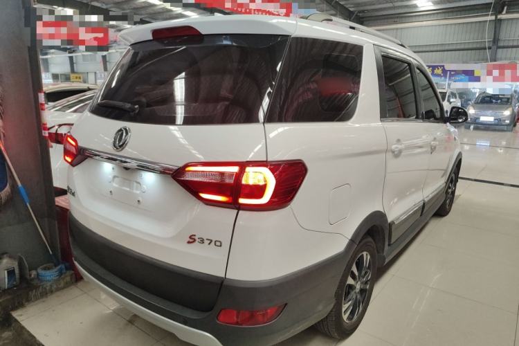 Used Dongfeng Fengon 370 2018 S370 1.5L Manual Luxury 5-Seater