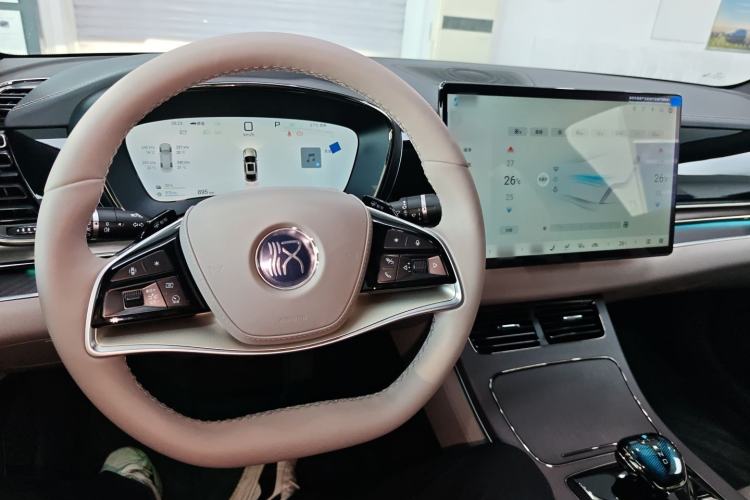 Used BYD Han 2025 DM-i Intelligent Driving Edition 125KM LiDAR Flagship Model
