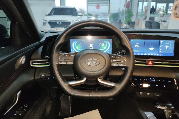 Used Hyundai Elantra 2022 1.5L CVT 20th Anniversary Edition Steering Wheel