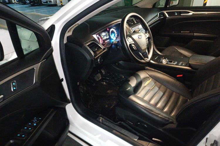 Used Ford Mondeo 2018 EcoBoost 180 Fashion Edition Driver Seat