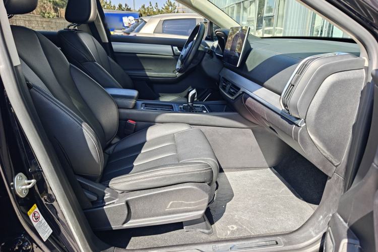 Used BYD Tang 2018 2.0T Automatic SmartConnect Luxury 7-Seater China V Emission Standard Right Front Seat