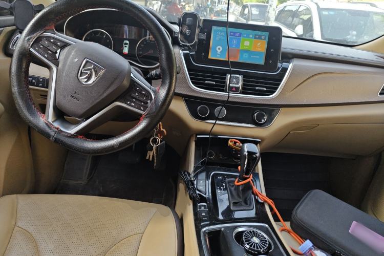 Used Baojun 730 2017 1.8L iAMT Luxury Version 7-Seater