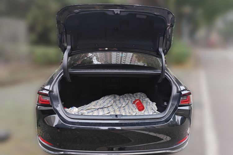 Used Lexus ES 2024 200 Premium Edition Trunk