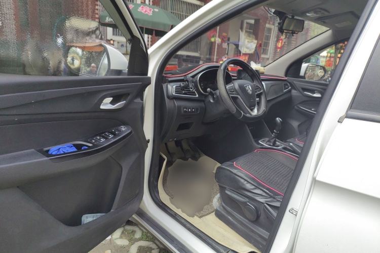 Used Baojun 730 2019 1.5L Manual Fashion Model 7-seater China VI