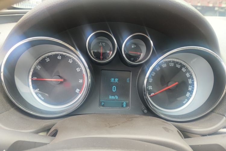 Used Buick Regal 2015 2.0L Leading Fashion Edition Instrument Cluster
