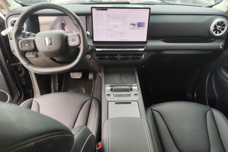 Used Tank 300 New Energy 2025 Hi4-T
