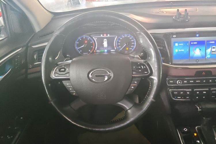 Used GAC Trumpchi GS8 2017 320T Two-Wheel Drive Luxury Smart Connectivity Version (7 Seats) Steering Wheel