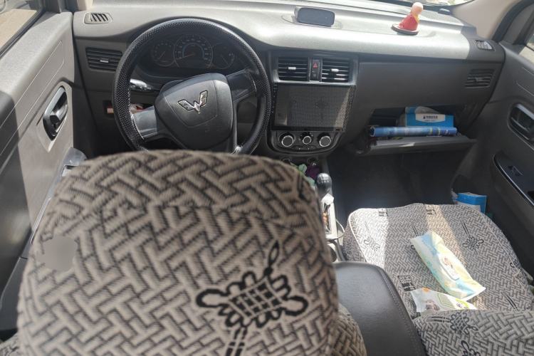 Used Wuling Rongguang V 2018 1.5L Standard Version