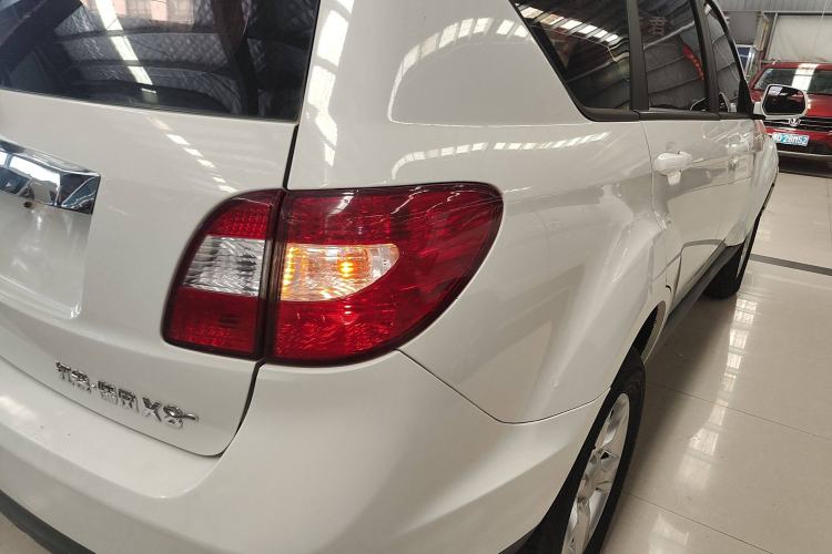 Used Land X8 2014 Explorer Edition 2.0L Urban Pioneer Version